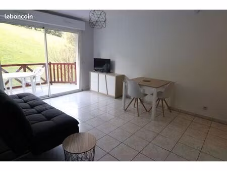 t2 38 m² balcon parking cave calme sans vis-à-vis