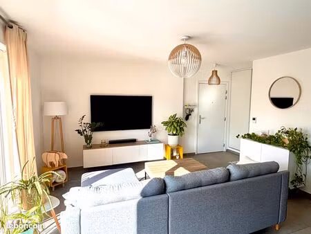 lumineux 3 pièces au dernier étage avec deux grandes terrasses