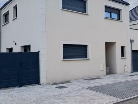 maison. yutz ( meublée ou non meublée)
