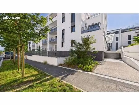 studio 1 pièce 34 m²