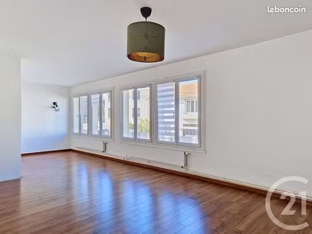 appartement 4 pièces 82 m²