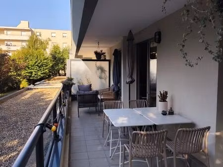appartement t3 avec terrasse