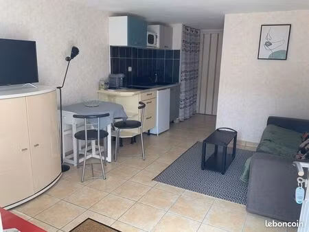studio meublé 22 m2 tout confort dans villa de standing avec parking