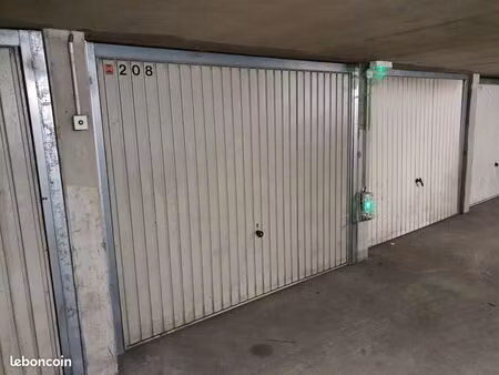 lot 2 garages box fermés proximité gare