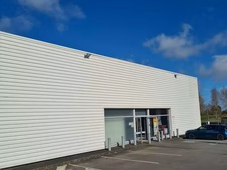 local commercial 600m2 flers