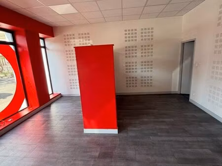 local commercial / bureau avec forte visibilité – prêt à l’emploi -axe passant