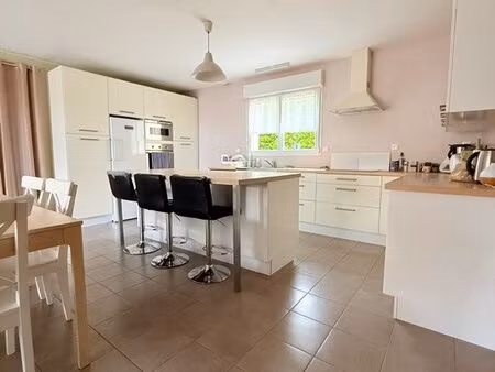 maison 7 pièces 145 m2 la ferrière-bochard