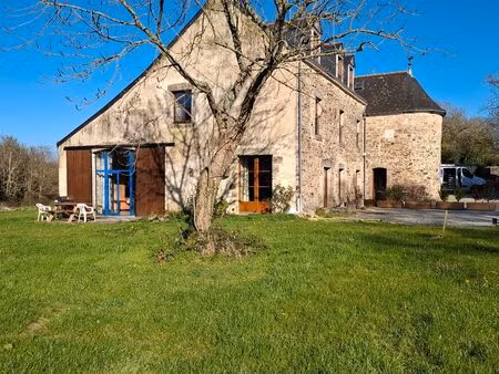 loue maison de caractère meublée-proche surzur- 4ch-192m2-campagne 4ha de pré- calme- expo