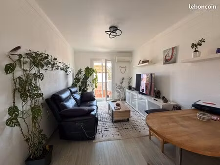 rare appartement 2 pièces bord de mer