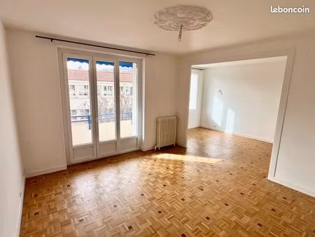 appartement t3 72 52 m² avec double balcon et cave