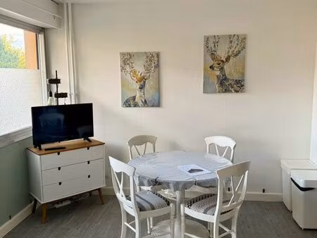 investissement locatif rentable : f1 meublé complet 31 m² + parking et cave