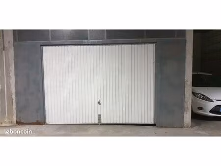 a louer garage 23 m2 en sous-sol d'une résidence