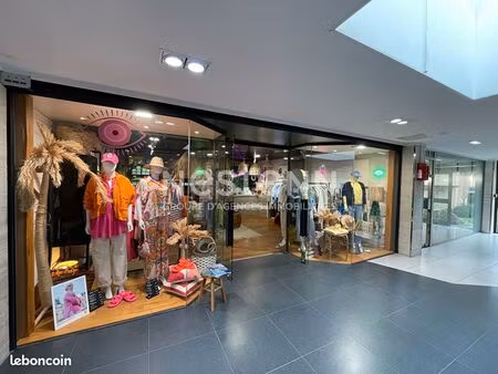 local commercial 70 m² auray