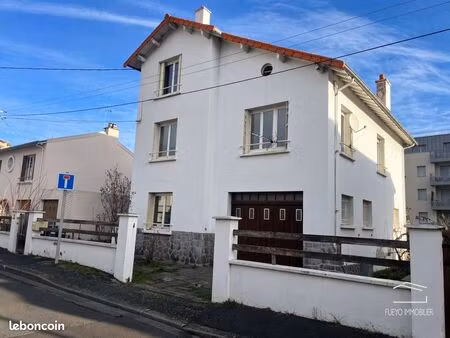 immeuble de 3 appartements ou maison d'habitation