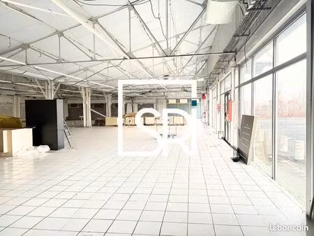 local commercial 1027 m² aubiere