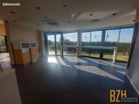 local commercial 250 m² lorient