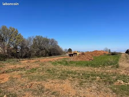 terrain 192 m² llupia
