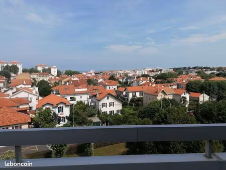f1 biarritz avec vue mer et phare