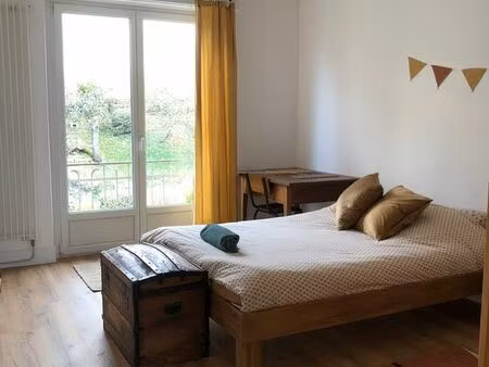 appartement (meuble) lumineux rénové dans un quartier calme