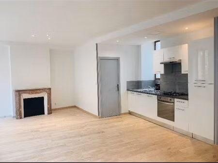 f2 au centre ville de nevers 55 m2