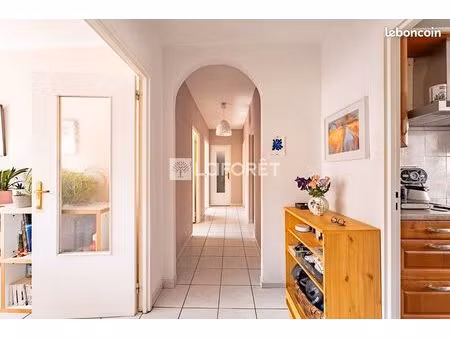 appartement 4 pièces 94 m²