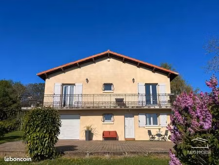 maison rénovée de 112m2  3 chambres  parcelle de 990 m2  belle vue