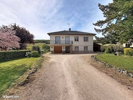 propriété 5 pièces 121 m²