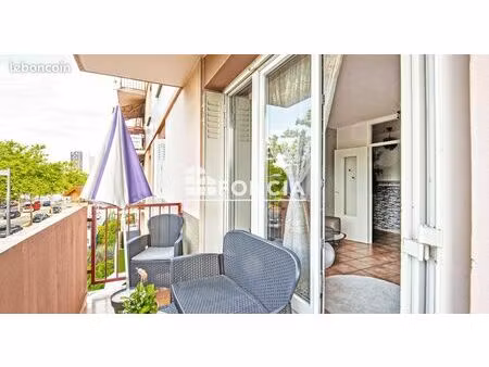 lumineux t4 à vendre avec balcon  2 ème étage