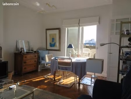 charmant t2 avec terrasse sud/est lille plein centre