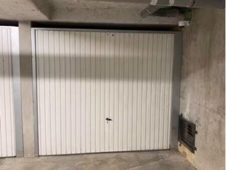 garage fermé 13m2 sous vidéosurveillance à vendre