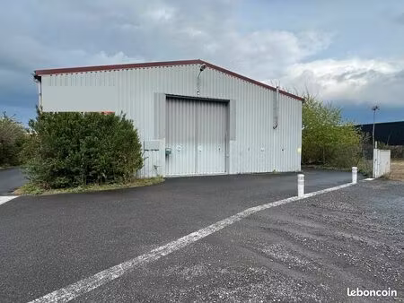 local commercial 900 m² aubière