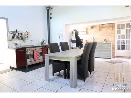 propriété 5 pièces 140 m²