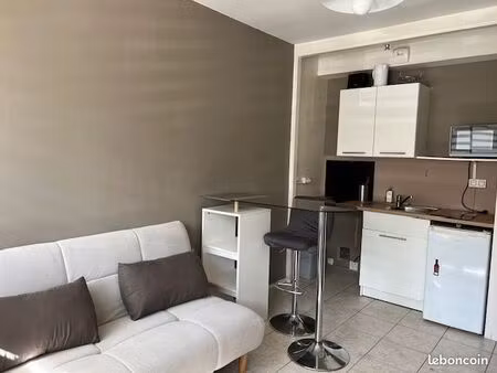 studio 2 pièces 19 m²