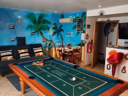 vend appartement climatisées et meublé dans maison de village divisé en deux parties de 10