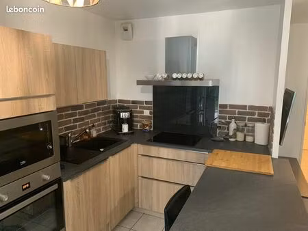 t2 carré de soie avec jardins et garage