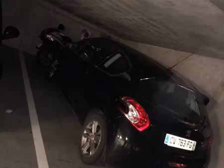 place parking caluire st clair / lyon cité internationale