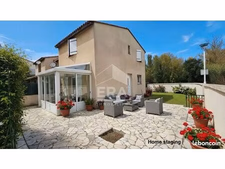 canet en roussillon : maison 3 faces à vendre avec jardin et stationnement