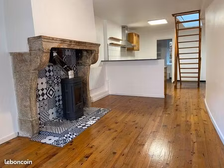 petite maison de bourg avec 2ch - coudes 63114