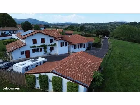villa 9 pièces 275 m²
