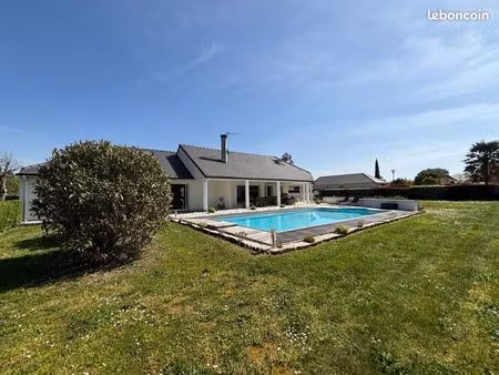 maison 4 pièces 210 m²
