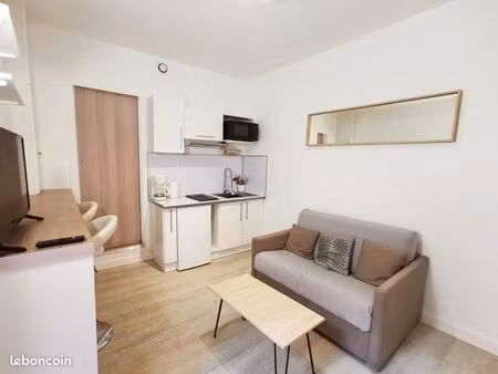 studio climatisé avec terrasse