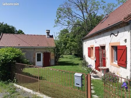 maison sur terrain arboré
