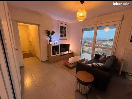 appartement t3 dernier etage et balcon