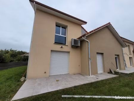 location maison jumelée dans résidence calme