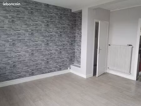 a louer t3/t4 pau universite 710 64m2