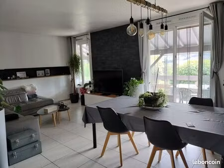 vend maison sur terrain de 3500m2