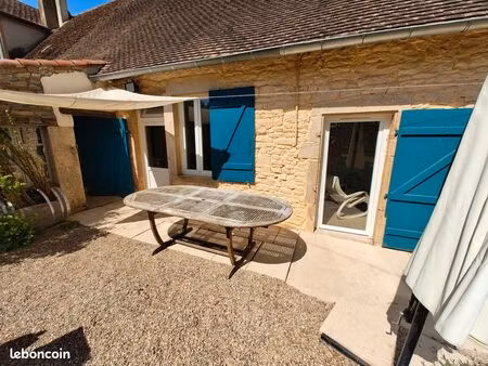 propriété de 120 m²  sur 4 hectares  en bourgogne du sud