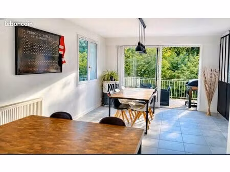 appartement t4 – 100 m² avec jardin  2 places de stationnement et cave