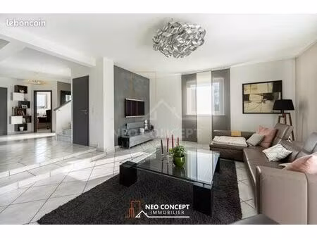 maison 5 pièces 166 m²