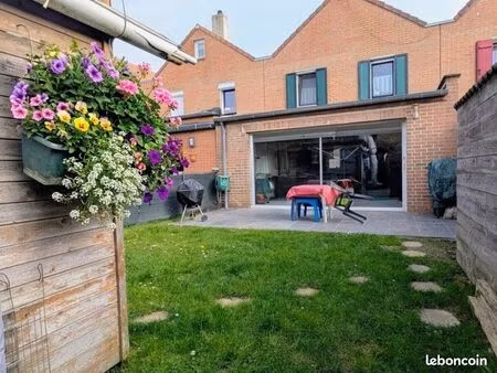 maison 6 pièces 95 m²